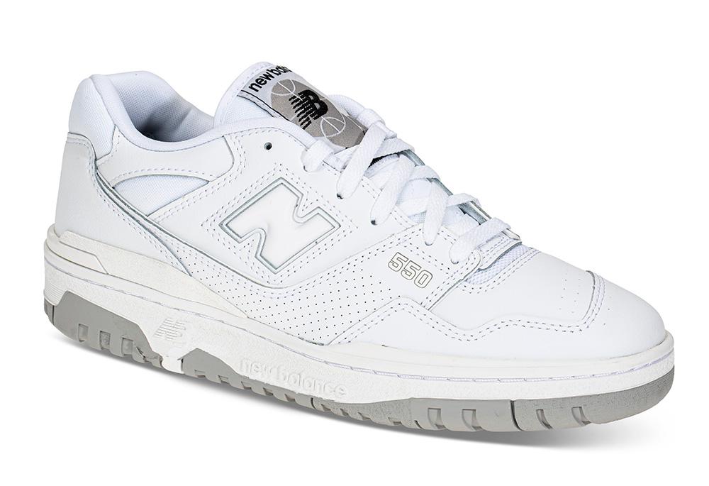 New balance outlet sneakers herre